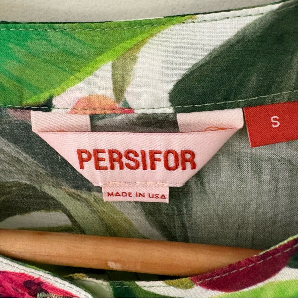 PERSIFOR Freya Placket Front Tropic in Grass Top. Size Small. - Picture 3 of 16